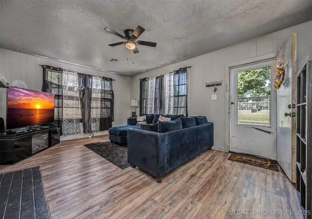 4th image of 906 B St Nw, Ardmore, OK 73401 | MLS# 2539959
