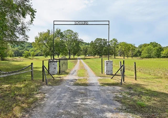 Homes for sale in Fort Gibson, OK | 121 Quanah Rd, Fort Gibson, OK 74434 | MLS# 2537997