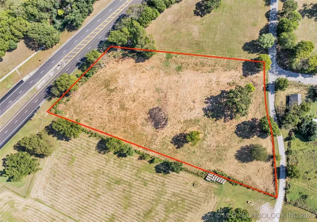 Homes for sale in Davis, OK | 409 W Main St, Davis, OK 73030 | MLS# 2541758