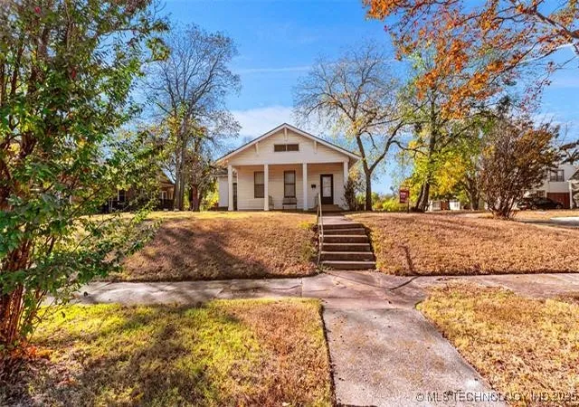 2nd image of 921 D St Nw, Ardmore, OK 73401 | MLS# 2542235