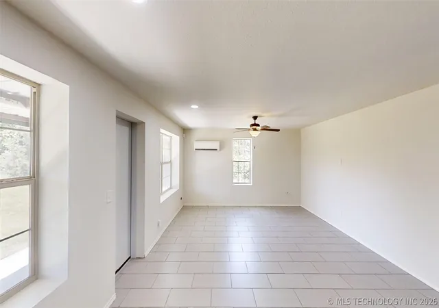 2nd image of 284 Songbird Trl, Ardmore, OK 73401 | MLS# 2542645
