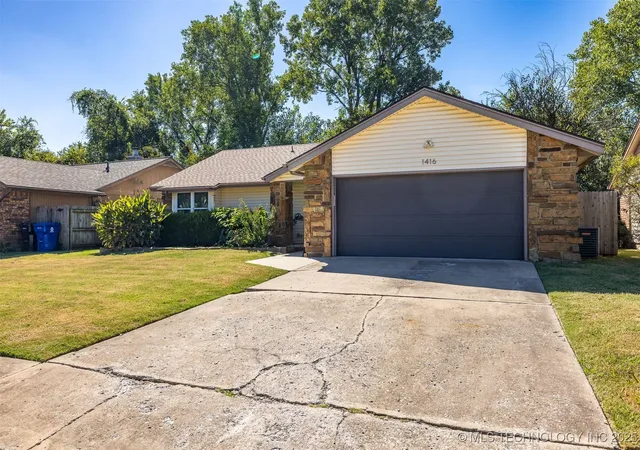 Homes for sale in Broken Arrow, OK | 1416 N Juniper Pl, Broken Arrow, OK 74012 | MLS# 2542469