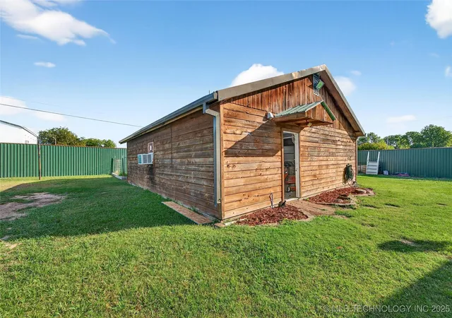 Homes for sale in Bokchito, OK | 209 Roberts St, Bokchito, OK 74726 | MLS# 2542803