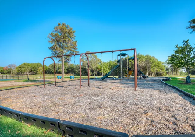 Photo 3 of Land for sale at 205 Patriot Pointe, Eufaula, OK 74432 | MLS# 2543122 | Listing updated on 2026-03-24