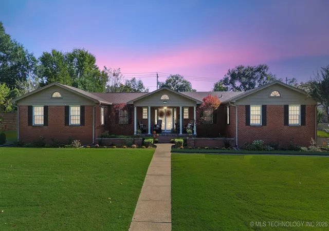 Homes for sale in Okmulgee, OK | 1300 E 7th St, Okmulgee, OK 74447 | MLS# 2542736