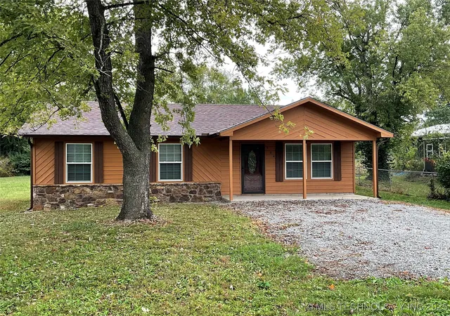 Homes for sale in Jay, OK | 304 N 5Th St, Jay, OK 74346 | MLS# 2543259