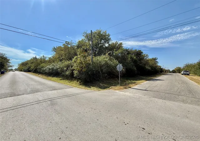 Land for sale at 1406 S Filmore Ave, Wagoner, OK 74467 | MLS# 2543391