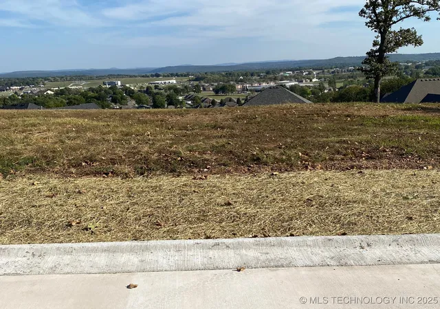 5th image of 809 Ridgeview Dr, Tahlequah, OK 74464 | MLS# 2543710