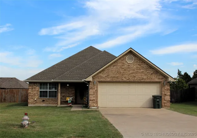 Homes for sale in Calera, OK | 908 N 3rd, Calera, OK 74730 | MLS# 2544207