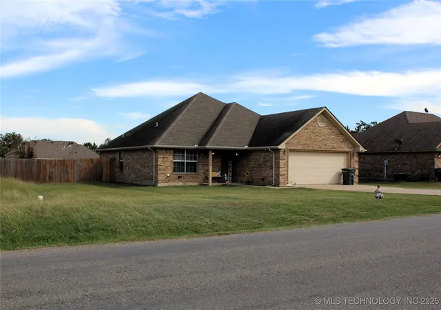 Homes for sale in Calera, OK | 908 N 3Rd, Calera, OK 74730 | MLS# 2544207
