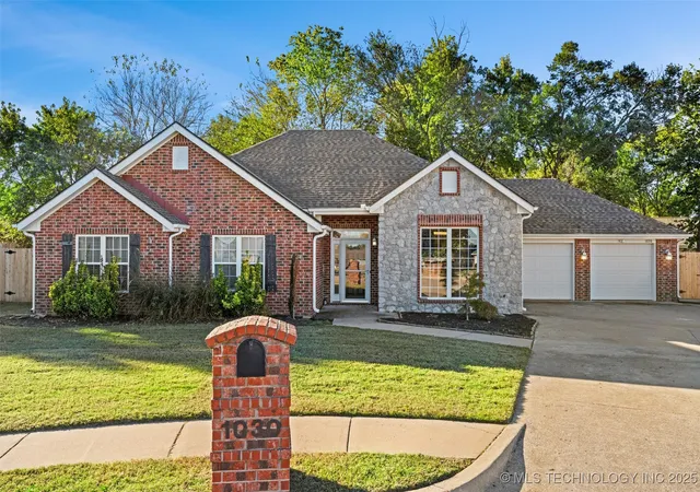 1st image of 1030 East Dr, Bartlesville, OK 74006 | MLS# 2534903