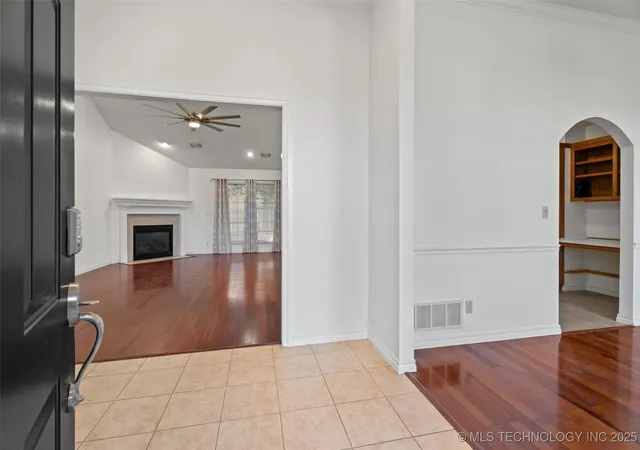 3rd image of 1030 East Dr, Bartlesville, OK 74006 | MLS# 2534903