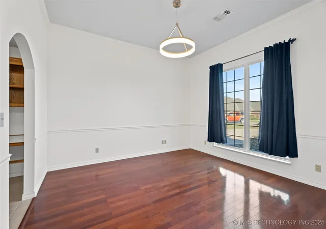4th image of 1030 East Dr, Bartlesville, OK 74006 | MLS# 2534903