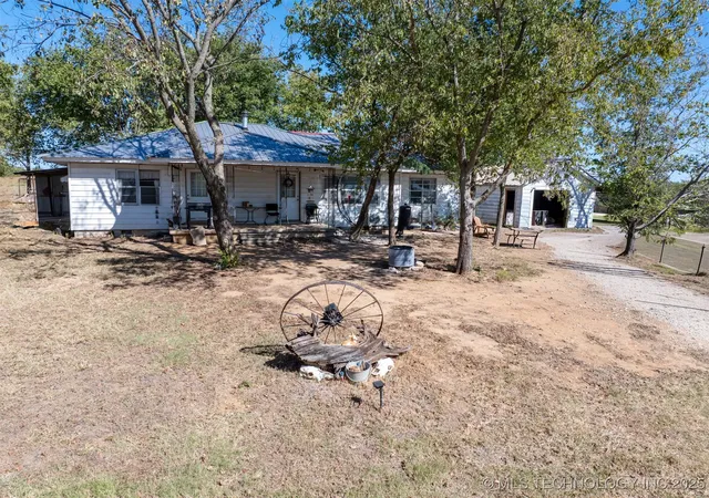 Photo 3 of Single family home for sale at 10450 County Road 1490 Road, Ada, OK 74820 | MLS# 2544240 | Listing updated on 2026-05-26