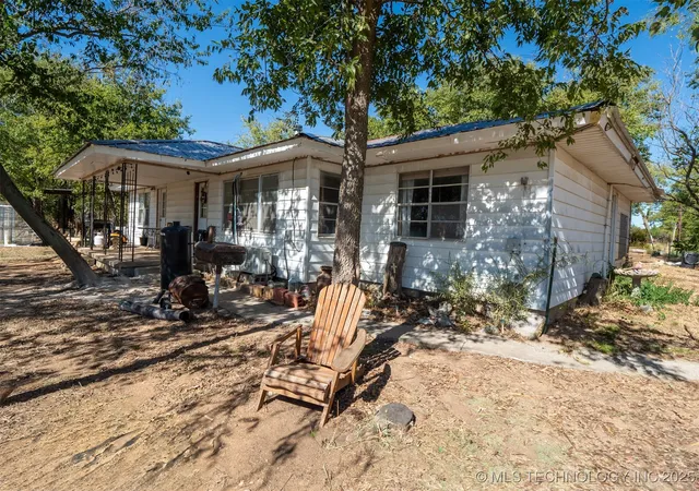 Photo 3 of Single family home for sale at 10450 County Road 1490 Road, Ada, OK 74820 | MLS# 2544240 | Listing updated on 2026-05-26