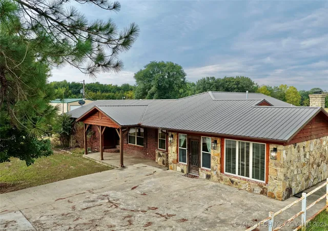 Homes for sale in Stigler, OK | 10388 N Perry Rd, Stigler, OK 74462 | MLS# 2543935