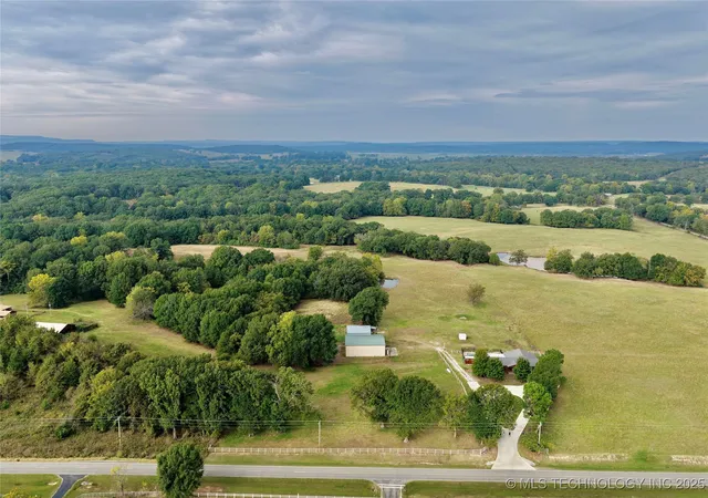 Homes for sale in Stigler, OK | 10388 N Perry Rd, Stigler, OK 74462 | MLS# 2543935