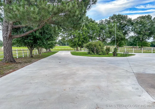 Homes for sale in Stigler, OK | 10388 N Perry Rd, Stigler, OK 74462 | MLS# 2543935