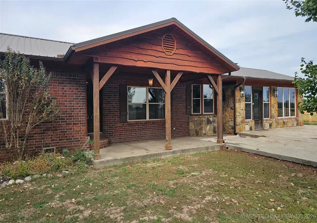 Homes for sale in Stigler, OK | 10388 N Perry Rd, Stigler, OK 74462 | MLS# 2543935