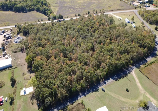 2nd image of 461685 E 770 Rd, Stilwell, OK 74960 | MLS# 2544641