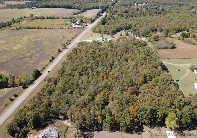 3rd image of 461685 E 770 Rd, Stilwell, OK 74960 | MLS# 2544641