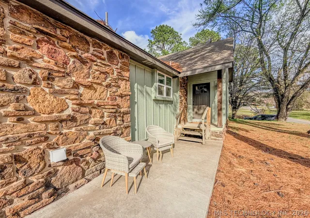 Photo 3 of Single family home for sale at 305 Wheeler St, Tahlequah, OK 74464 | MLS# 2544500 | Listing updated on 2026-08-20