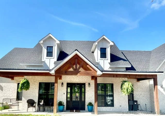 Photo 3 of Single family home for sale at 1609 E Holw Oak Rd, Stigler, OK 74462 | MLS# 2545040 | Listing updated on 2026-08-24