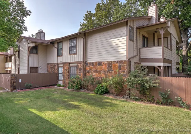 Photo 2 of Condo for sale at 6366 S 80th Eastavenue #E, Tulsa, OK 74133 | MLS# 2545282 | Listing updated on 2026-05-18