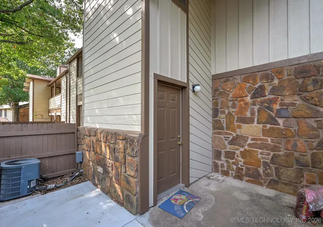 Photo 3 of Condo for sale at 6366 S 80th Eastavenue #E, Tulsa, OK 74133 | MLS# 2545282 | Listing updated on 2026-05-18