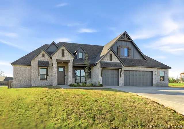 Homes for sale in Sand Springs, OK | 2116 E 45th Cir, Sand Springs, OK 74063 | MLS# 2545190