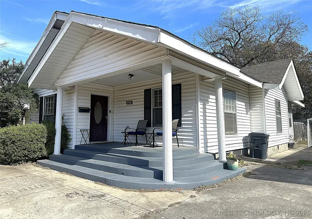 Photo 2 of Single family home for sale at 332 I St Sw, Ardmore, OK 73401 | MLS# 2545351 | Listing updated on 2026-08-20