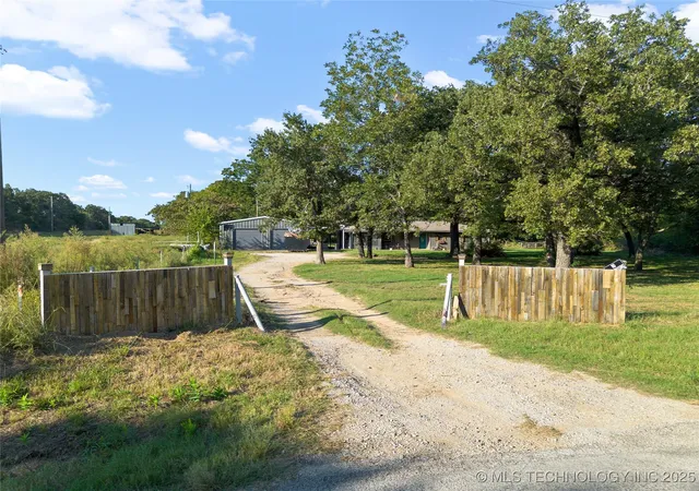 1st image of 1900 Hometown Rd, Ardmore, OK 73401 | MLS# 2543679