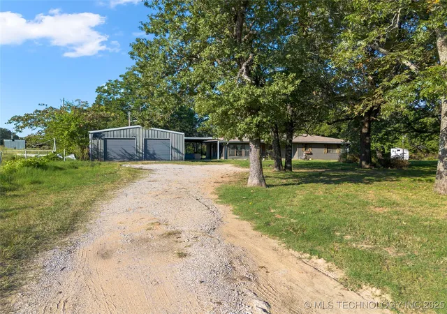 Homes for sale in Ardmore, OK | 1900 Hometown Rd, Ardmore, OK 73401 | MLS# 2543679