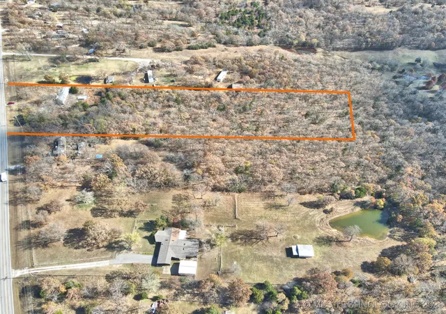 Photo 3 of Sale Pending at 21402 W Coyote Trl, Sand Springs, OK 74063 | MLS# 2545611 | Listing updated on 2026-08-20