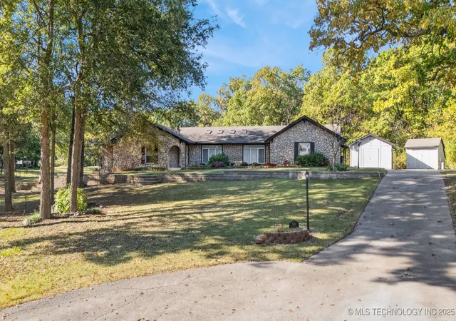 Photo 2 of Single family home for sale at 21780 E 66th Circle S, Broken Arrow, OK 74014 | MLS# 2545942 | Listing updated on 2026-08-24