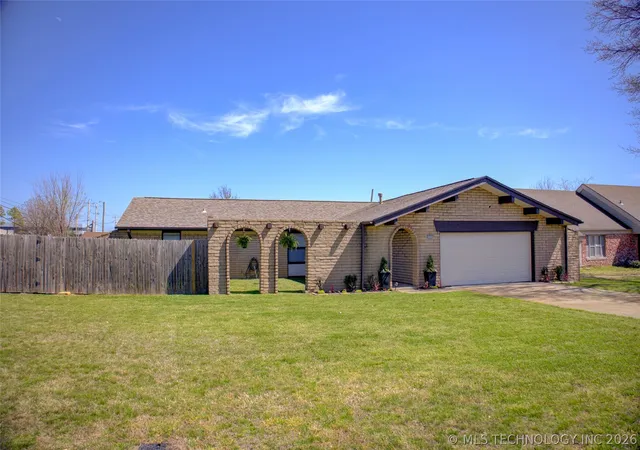 Photo 1 of Single family home for sale at 4303 S Lakewood Ave, Tulsa, OK 74135 | MLS# 2546247 | Listing updated on 2026-08-20