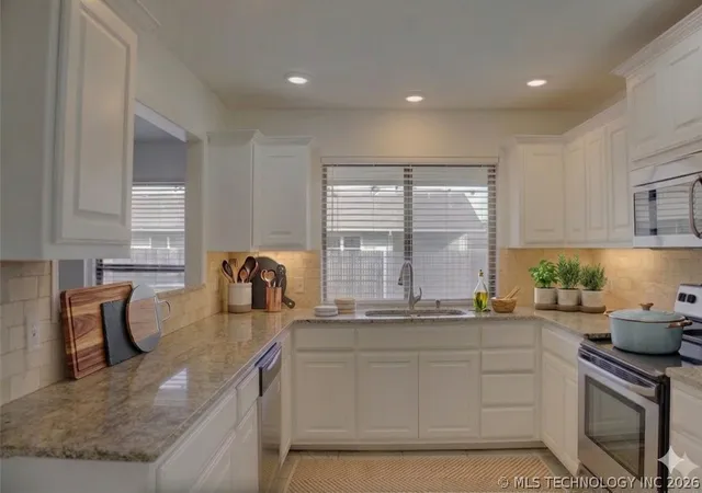 Photo 4 of Sale Pending at 4303 S Lakewood Ave, Tulsa, OK 74135 | MLS# 2546247 | Listing updated on 2026-09-22