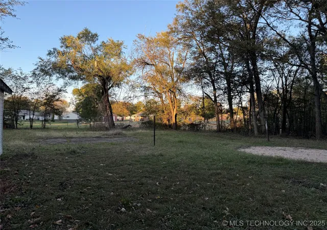 Homes for sale in Wagoner, OK | 921 E Church St, Wagoner, OK 74467 | MLS# 2546268