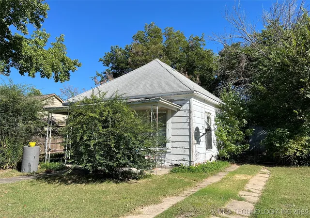 Photo 2 of Single family home for sale at 826 N H St, Muskogee, OK 74403 | MLS# 2546311 | Listing updated on 2026-08-27