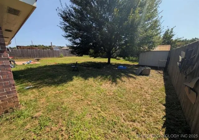 Photo 2 of Sale Pending at 13861 County Road 1567, Ada, OK 74820 | MLS# 2546404 | Listing updated on 2026-08-20