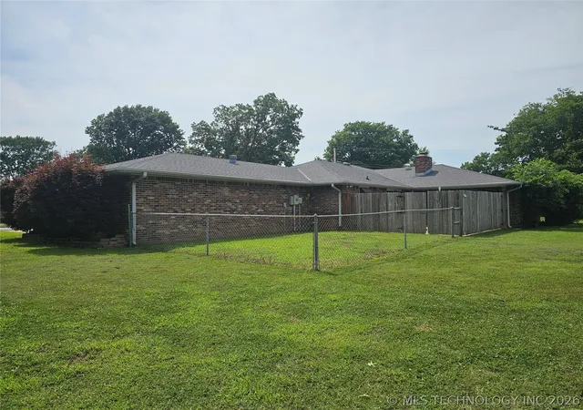 Homes for sale in Dewey, OK | 403 Steadway Ave, Dewey, OK 74029 | MLS# 2546449