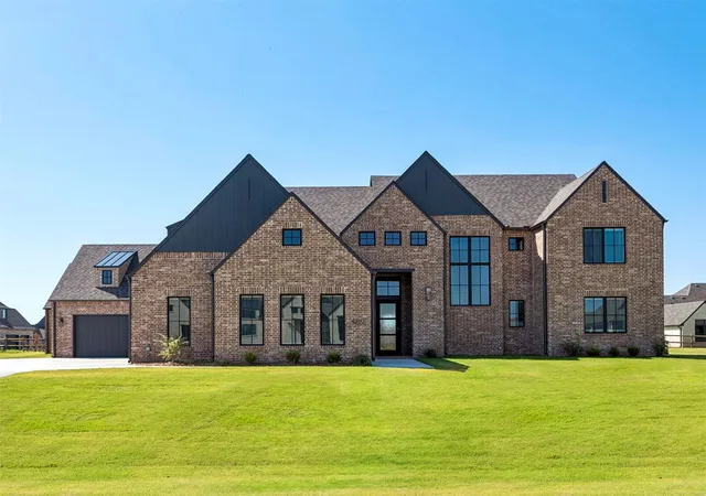 Photo 2 of Single family home for sale at 8222 E 111th St, Owasso, OK 74055 | MLS# 2546688 | Listing updated on 2026-08-26