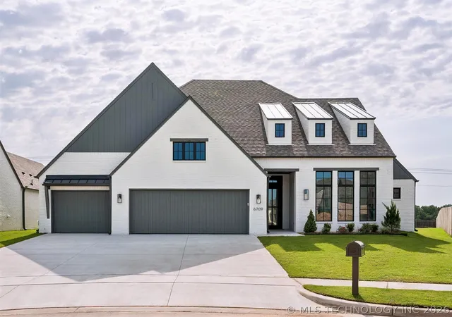 Photo 1 of Single family home for sale at 6709 S Fir Ave, Broken Arrow, OK 74011 | MLS# 2546689 | Listing updated on 2026-07-15