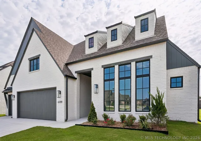 Photo 3 of Single family home for sale at 6709 S Fir Ave, Broken Arrow, OK 74011 | MLS# 2546689 | Listing updated on 2026-07-15