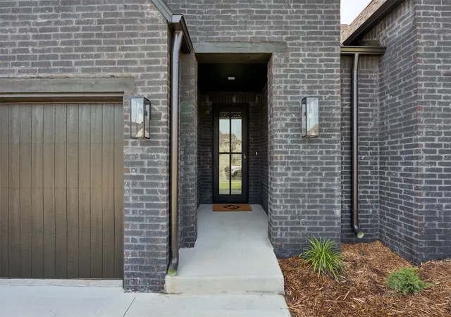 Photo 3 of Single family home for sale at 2803 W Tucson Ct, Broken Arrow, OK 74011 | MLS# 2546693 | Listing updated on 2026-09-01