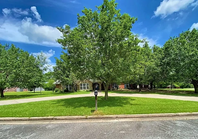 Homes for sale in Stigler, OK | 2009 Trailwood St, Stigler, OK 74462 | MLS# 2547088