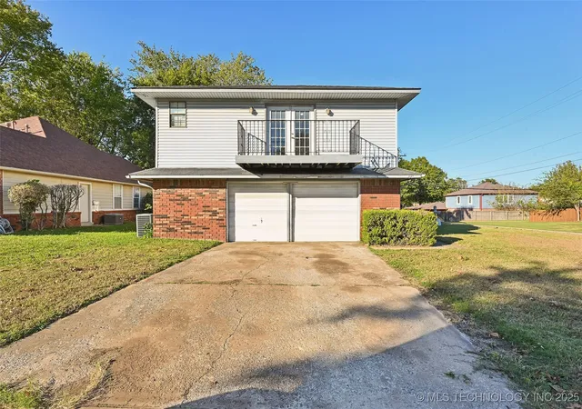 2nd image of 447 E Latimer St, Tulsa, OK 74106 | MLS# 2547155