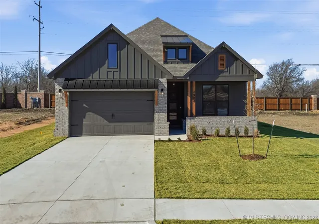 Photo 1 of Sale Pending at 4904 N Walnut Ave, Broken Arrow, OK 74012 | MLS# 2547230 | Listing updated on 2026-08-20