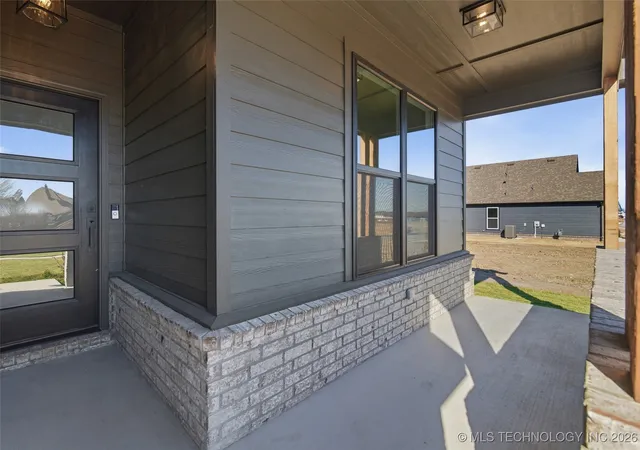 Photo 4 of Sale Pending at 4904 N Walnut Ave, Broken Arrow, OK 74012 | MLS# 2547230 | Listing updated on 2026-08-20