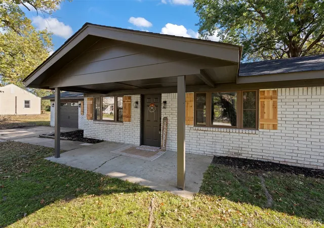 Homes for sale in Pryor, OK | 7 N Ora St, Pryor, OK 74361 | MLS# 2545541
